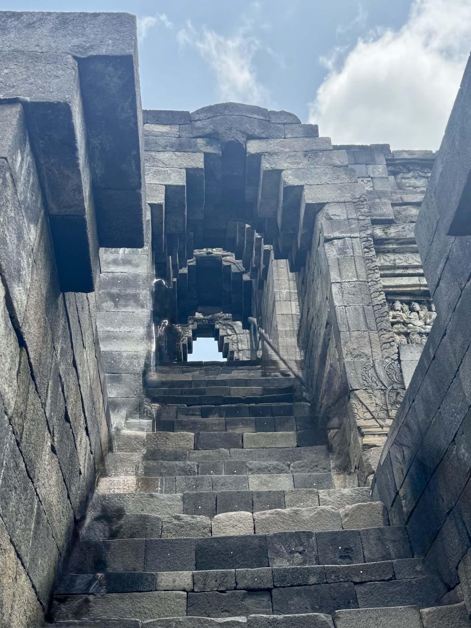 World Cruise – Regent Seven Seas Mariner – 154 Days – Semarang ...